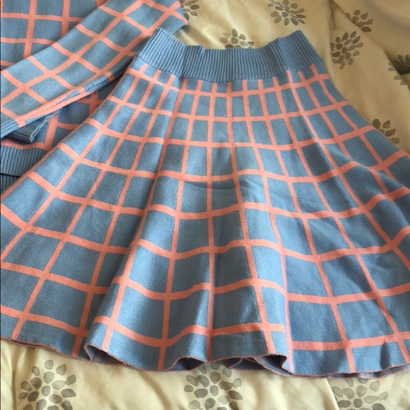 Perfect Quality Set: Top & Skirt - Picture 3 of 5